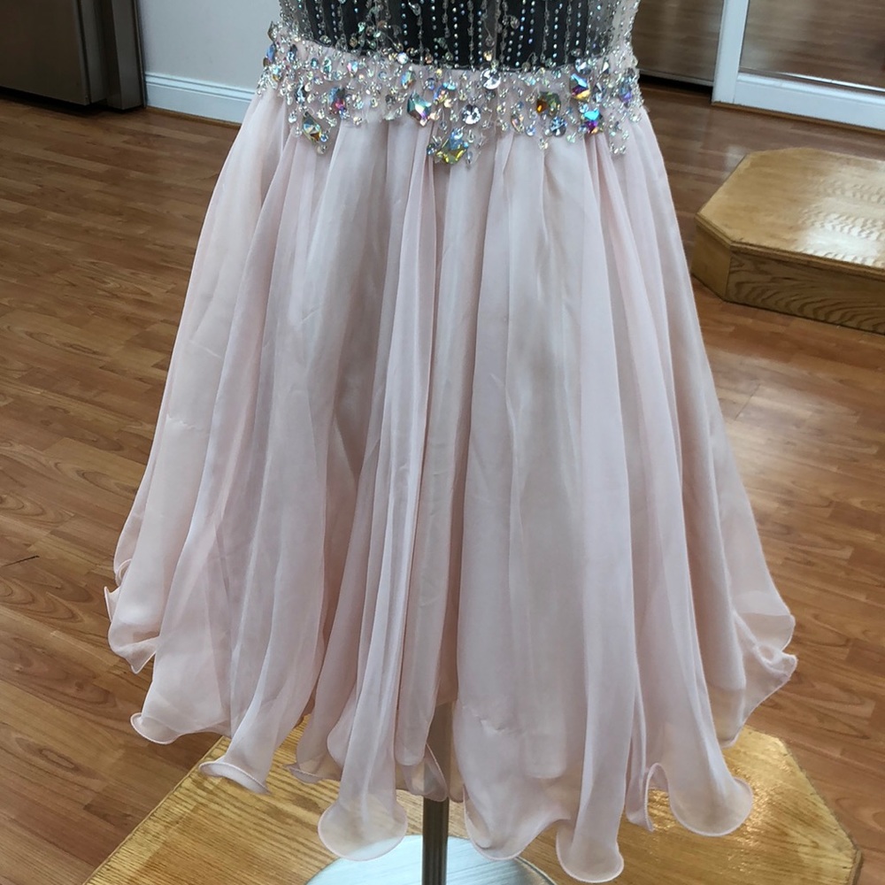 Homecoming dress, pink with sequins - Picture 4 of 7